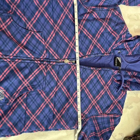 Volcom hooded sweater - Picture 3 of 9